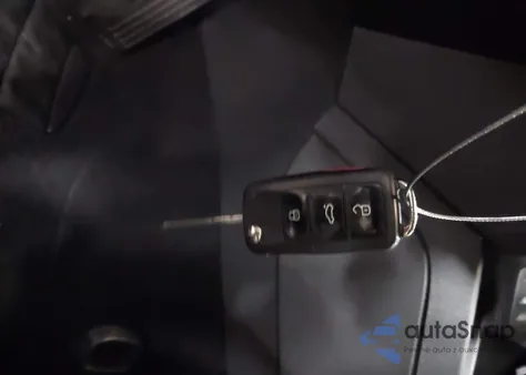 2017 Volkswagen Jetta 1.4T S z USA, uszkodzony, nr VIN 3VW2B7AJ3HM373753